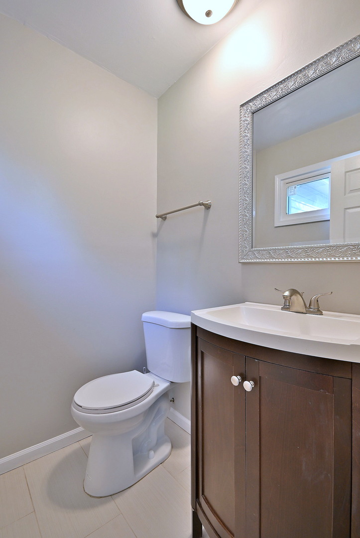 5629 Crestwood Road, Matteson, IL 60443