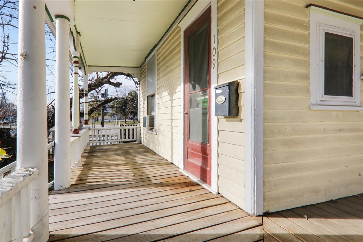 109 W Mulberry Street, Bloomington, IL 61701