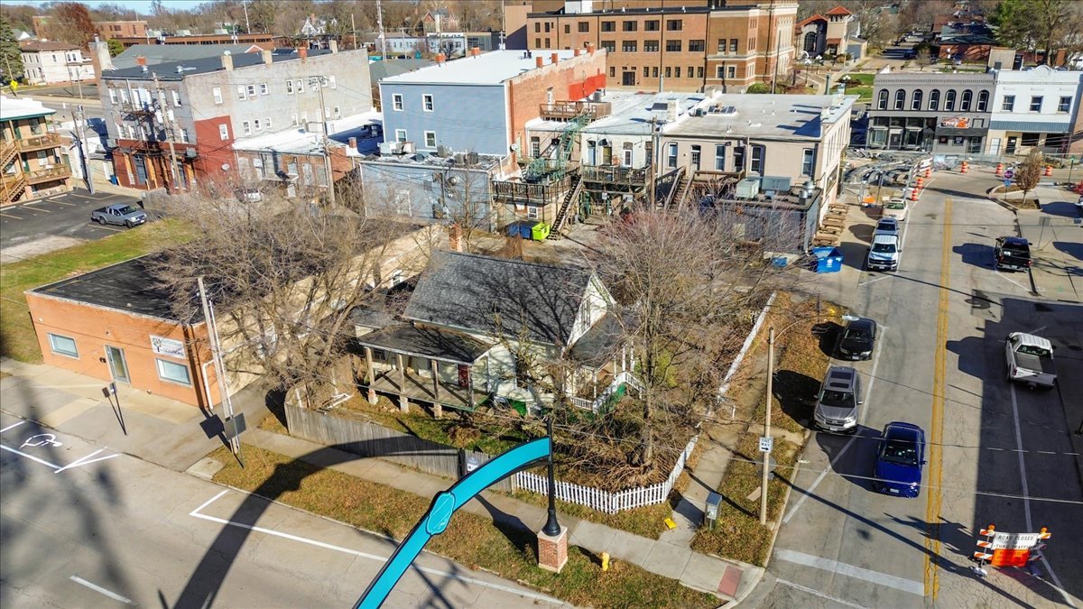 109 W Mulberry Street, Bloomington, IL 61701