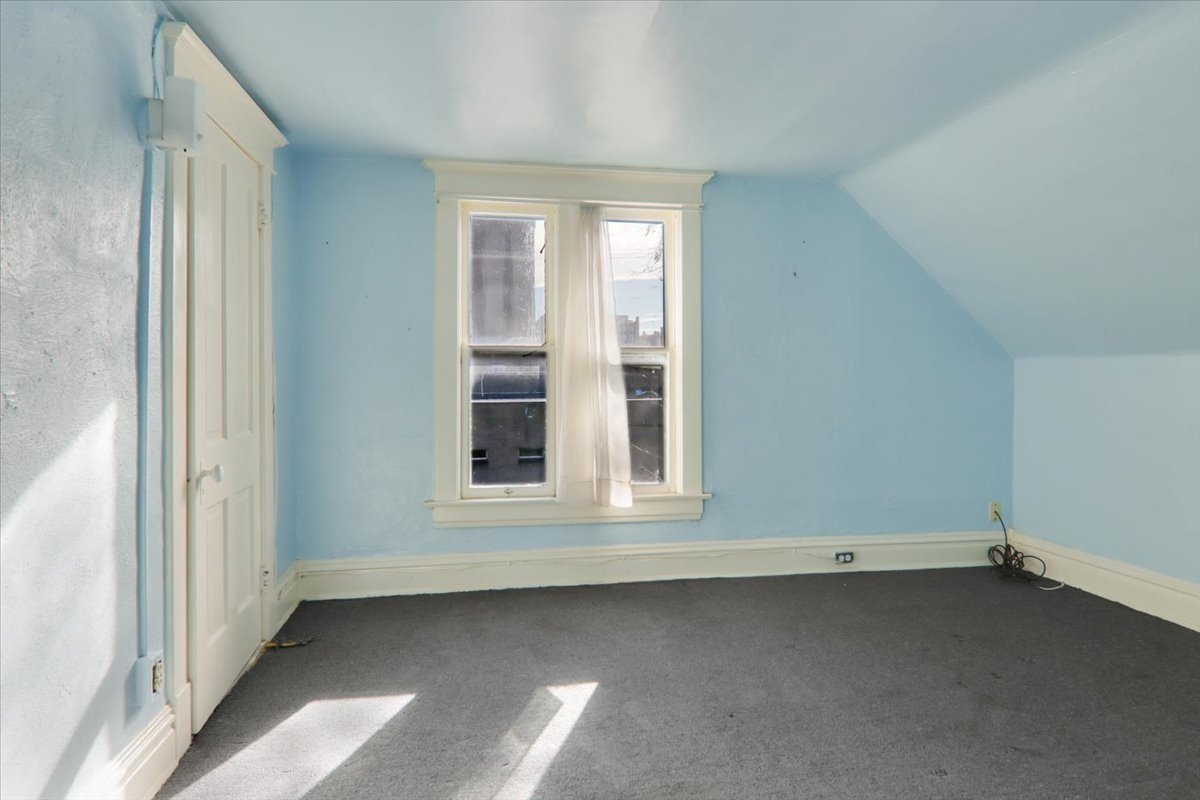 109 W Mulberry Street, Bloomington, IL 61701