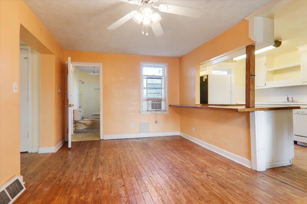 109 W Mulberry Street, Bloomington, IL 61701