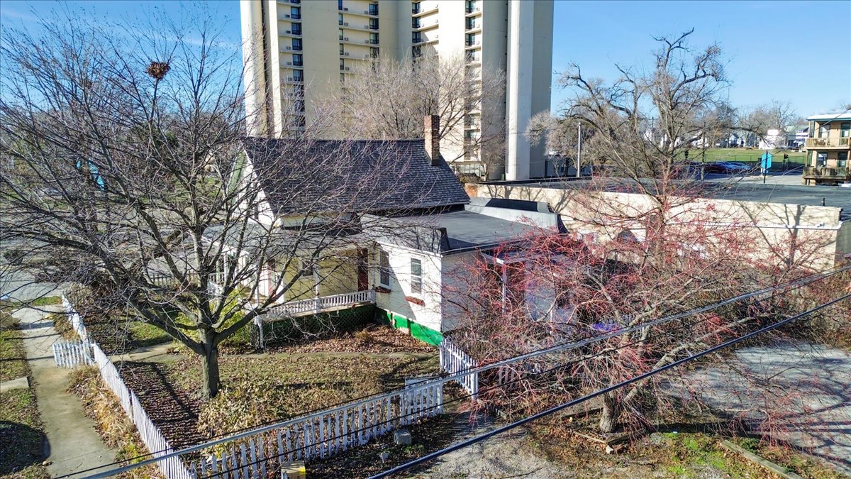 109 W Mulberry Street, Bloomington, IL 61701