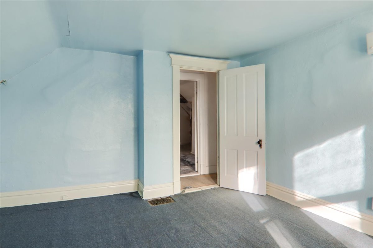 109 W Mulberry Street, Bloomington, IL 61701