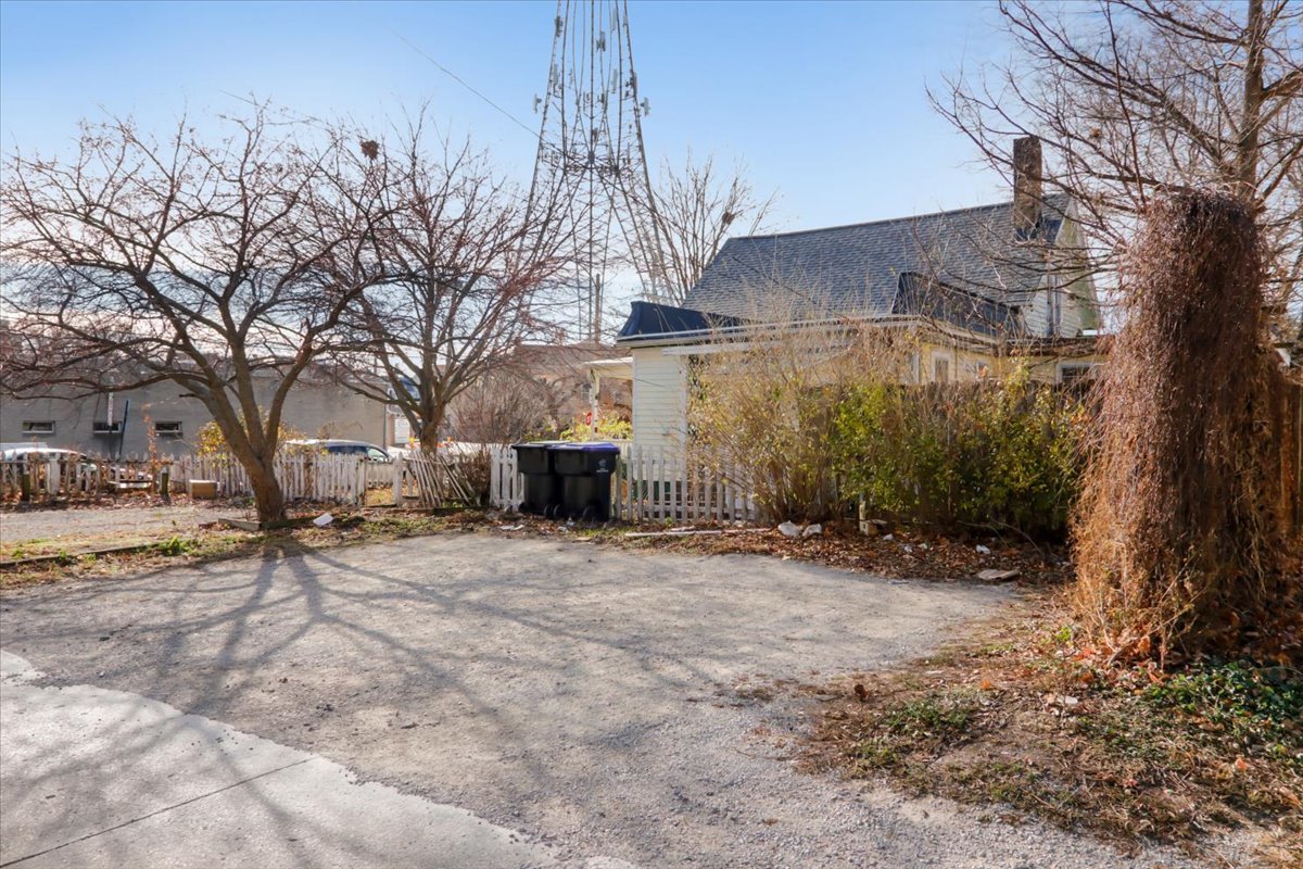 109 W Mulberry Street, Bloomington, IL 61701