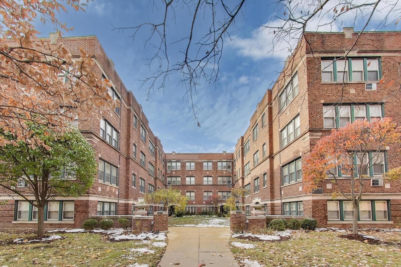108 Lincoln Avenue #2B, Riverside, IL 60546