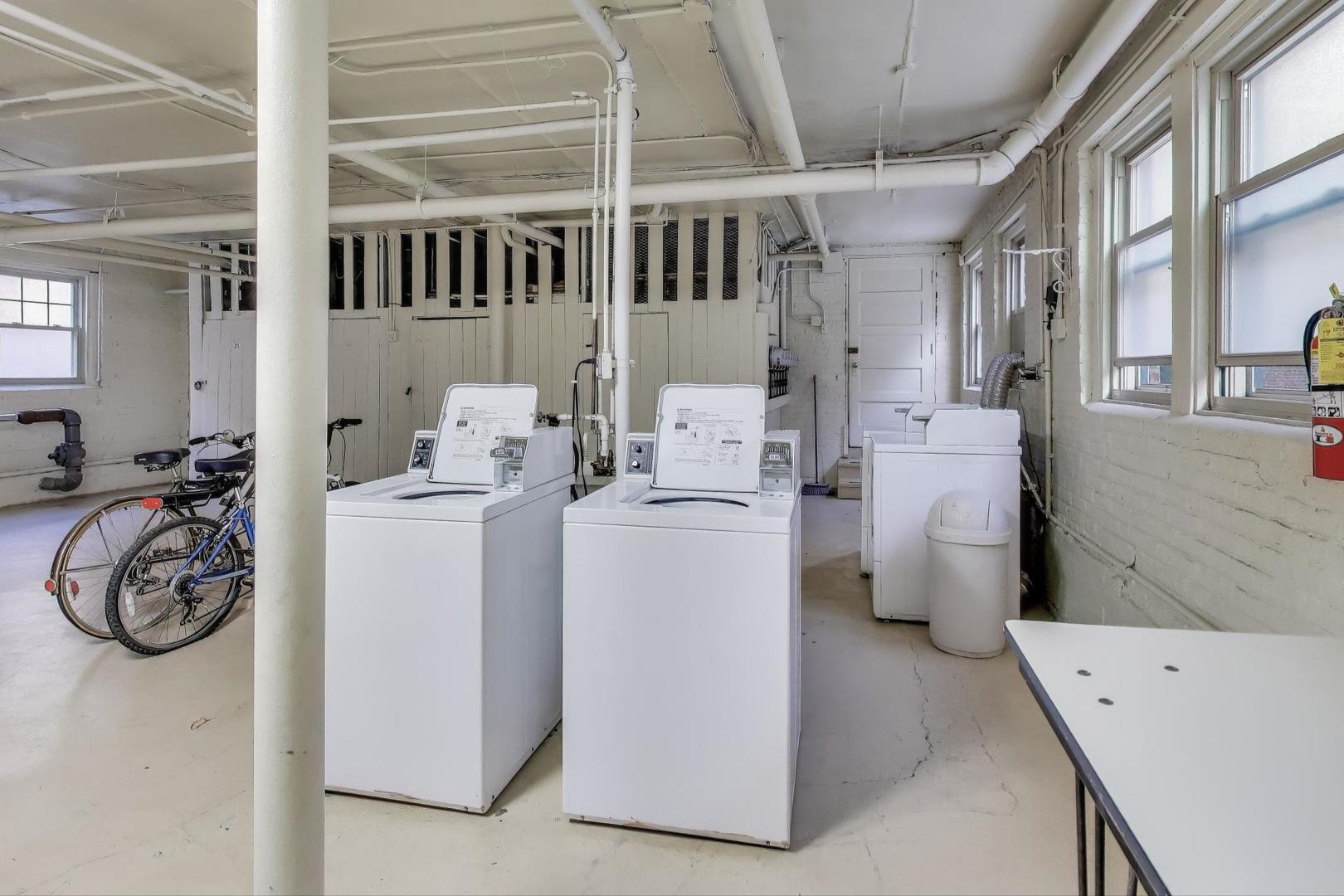 108 Lincoln Avenue #2B, Riverside, IL 60546