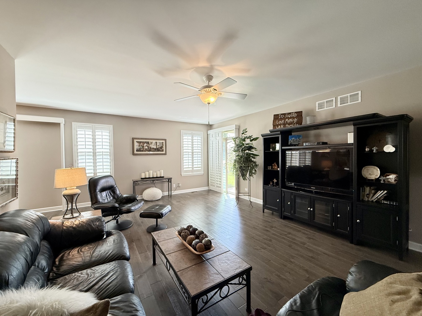 21053 Benjamin Drive, Shorewood, IL 60404