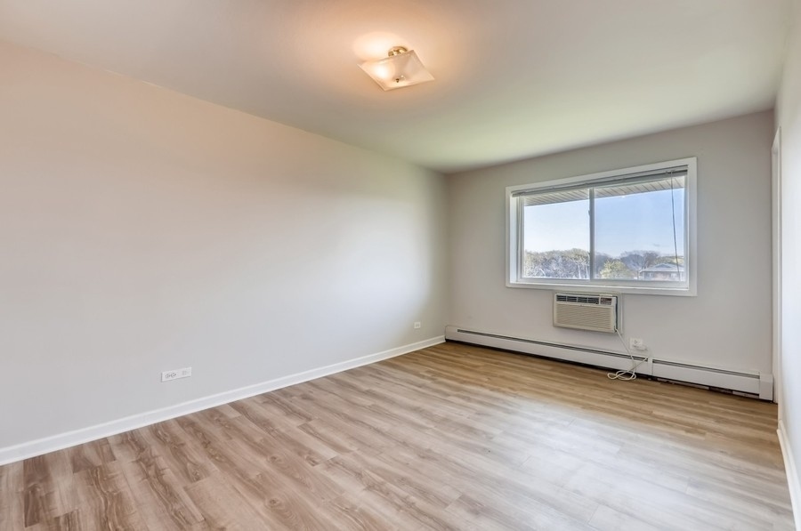 2206 S Goebbert Road #409, Arlington Heights, IL 60005