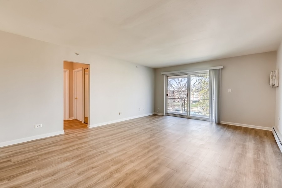 2206 S Goebbert Road #409, Arlington Heights, IL 60005