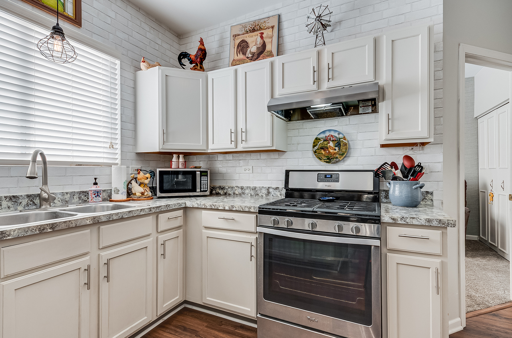 2525 Park Ridge Court #2525, Crest Hill, IL 60403