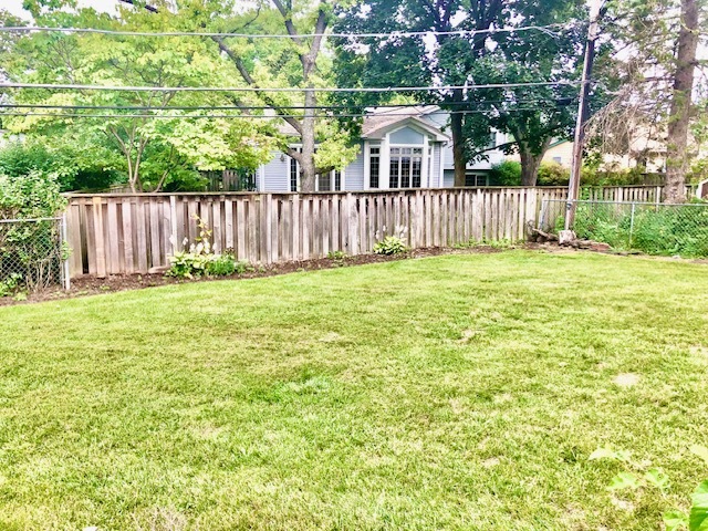 2112 N Kennicott Drive, Arlington Heights, IL 60004