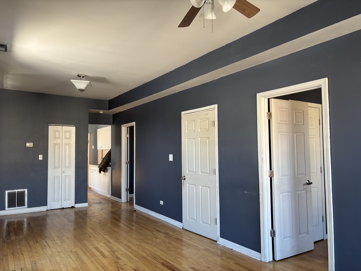 3553 W Cermak Road, Chicago, IL 60623