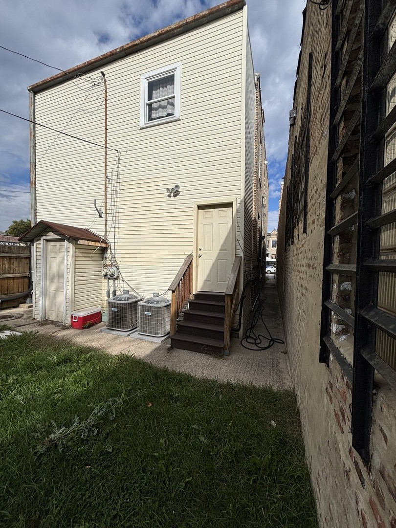 3553 W Cermak Road, Chicago, IL 60623