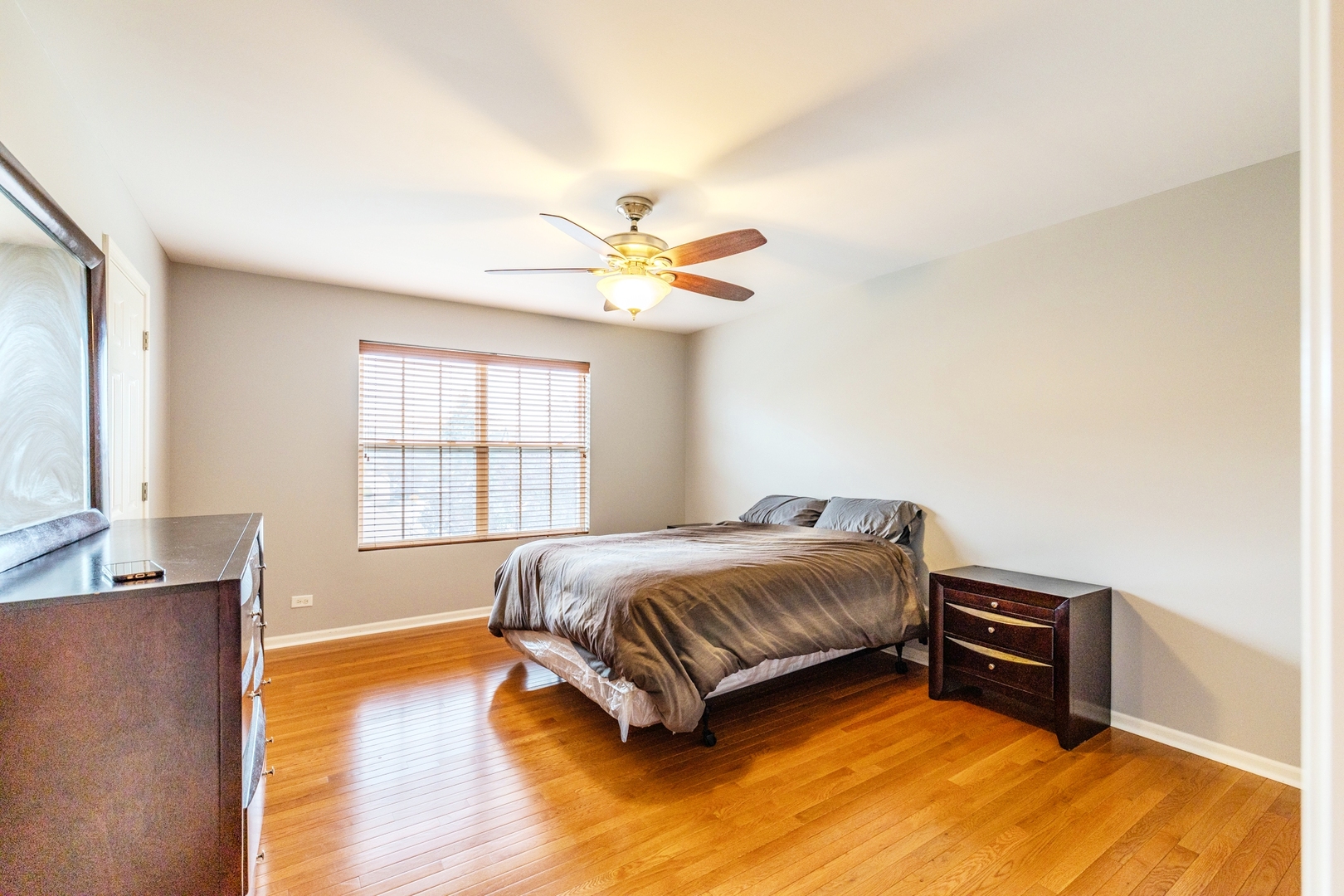 125 N Spruce Avenue, Wood Dale, IL 60191