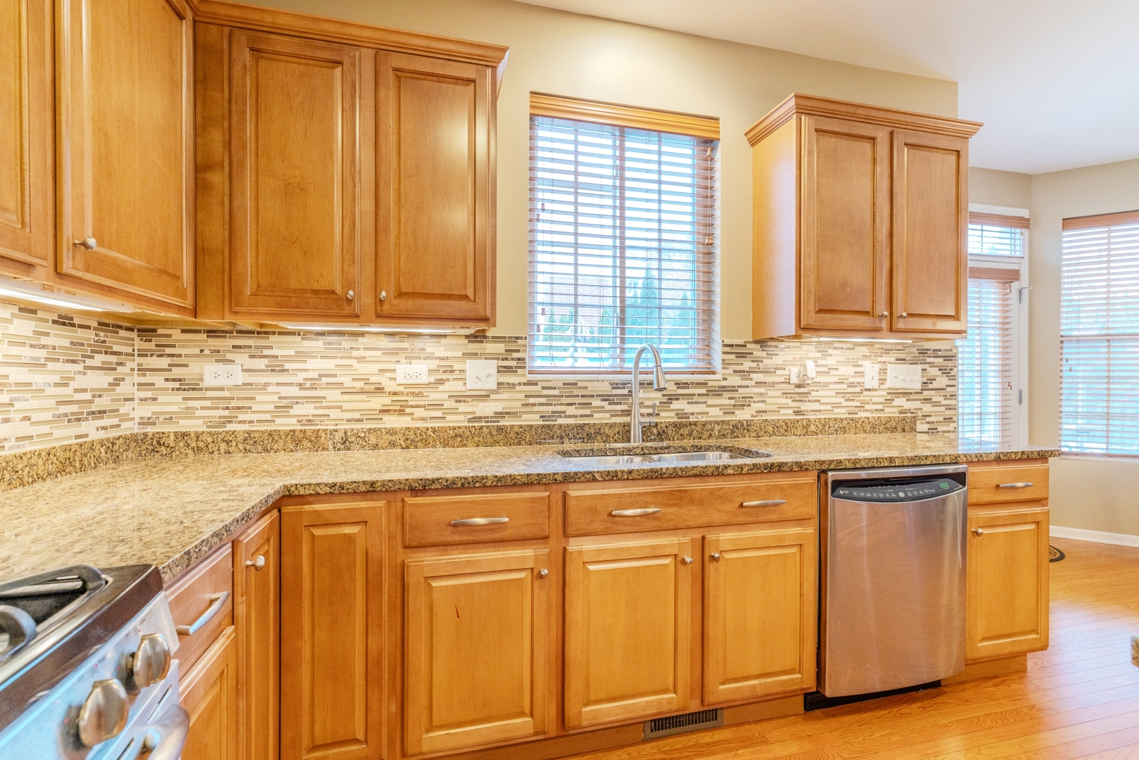 125 N Spruce Avenue, Wood Dale, IL 60191