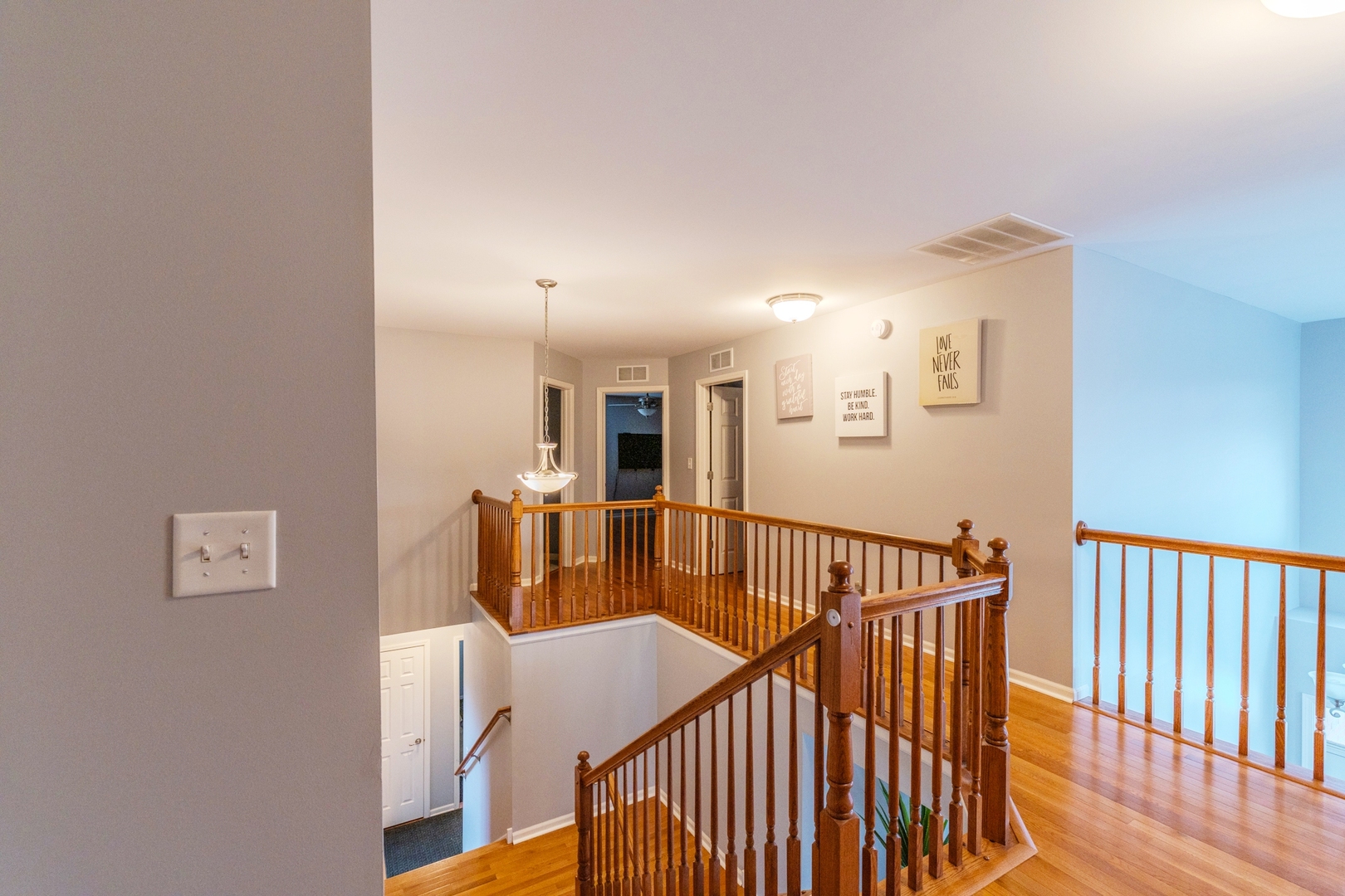 125 N Spruce Avenue, Wood Dale, IL 60191