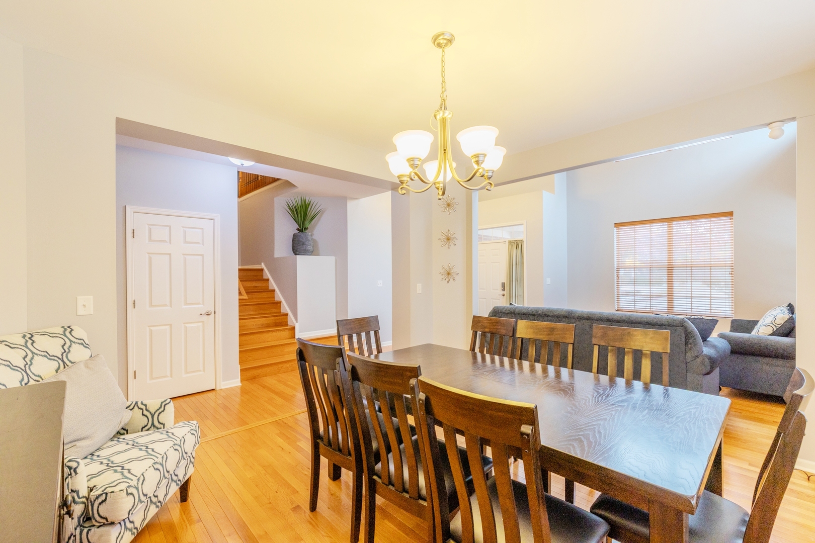 125 N Spruce Avenue, Wood Dale, IL 60191