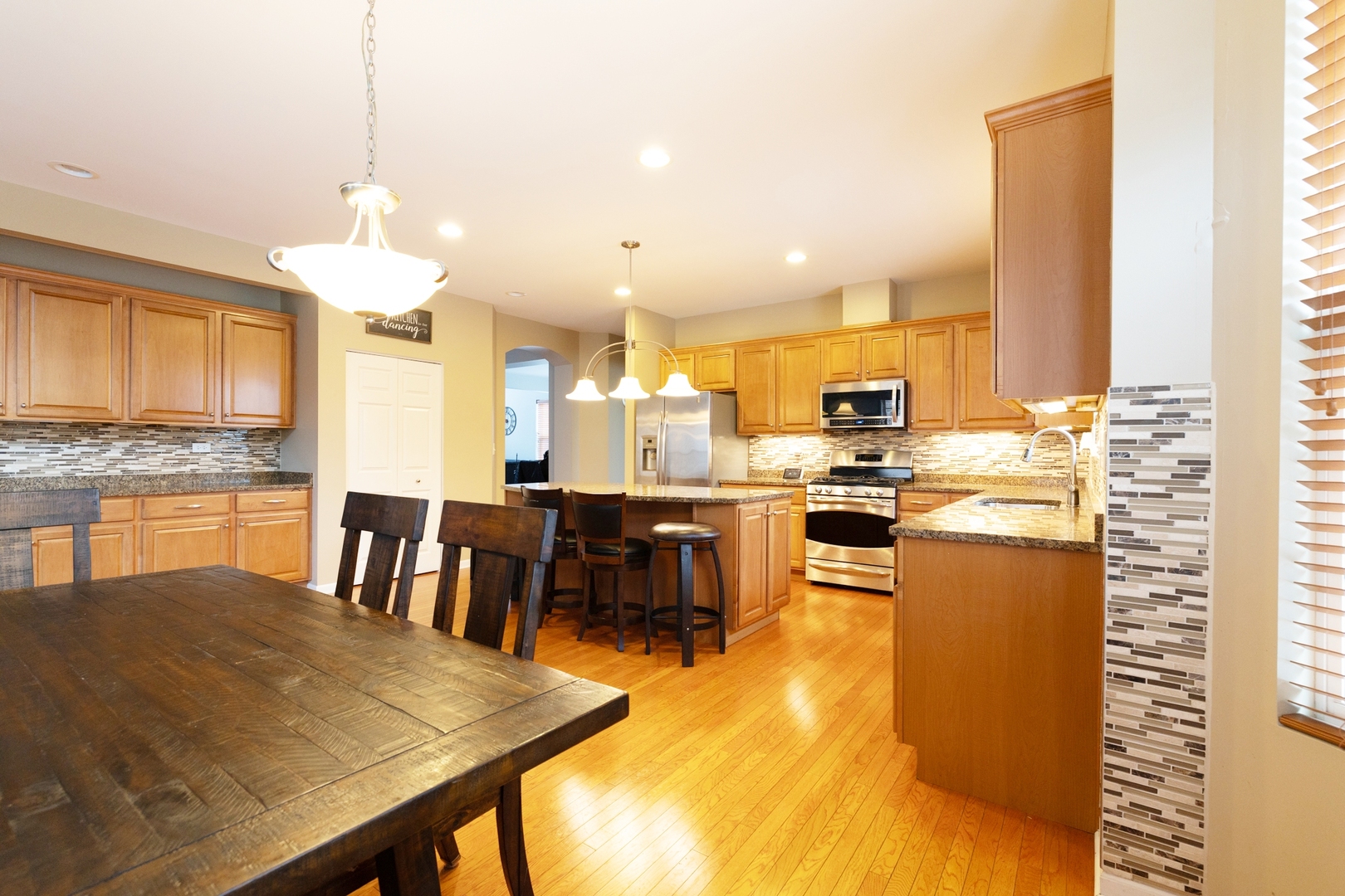 125 N Spruce Avenue, Wood Dale, IL 60191