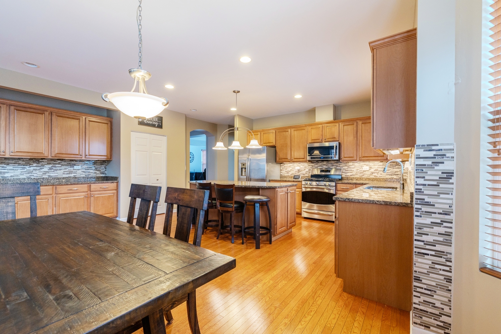 125 N Spruce Avenue, Wood Dale, IL 60191