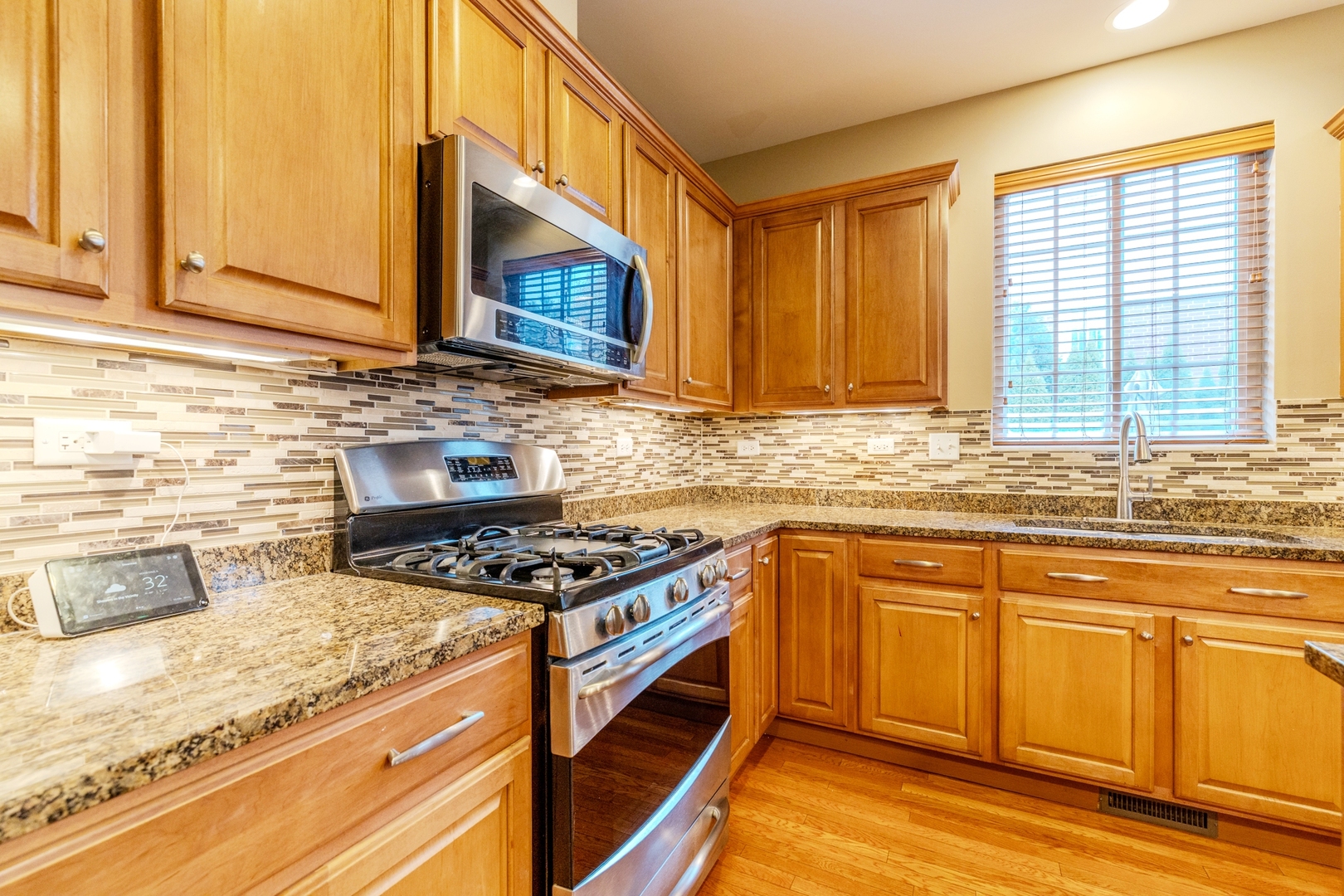 125 N Spruce Avenue, Wood Dale, IL 60191