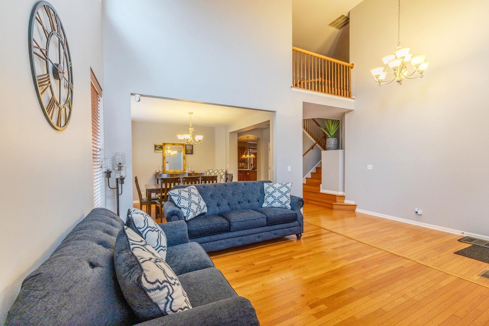 125 N Spruce Avenue, Wood Dale, IL 60191