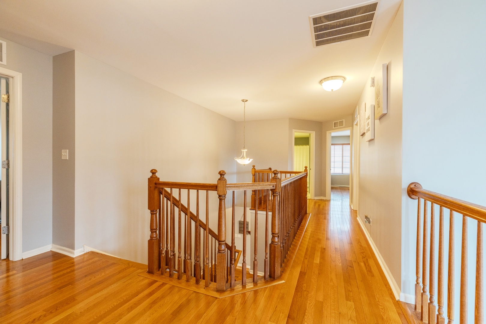 125 N Spruce Avenue, Wood Dale, IL 60191