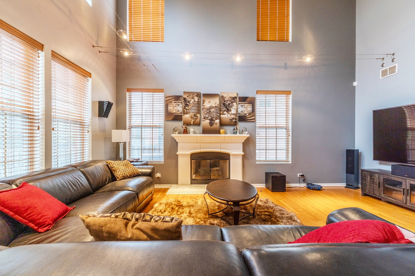 125 N Spruce Avenue, Wood Dale, IL 60191