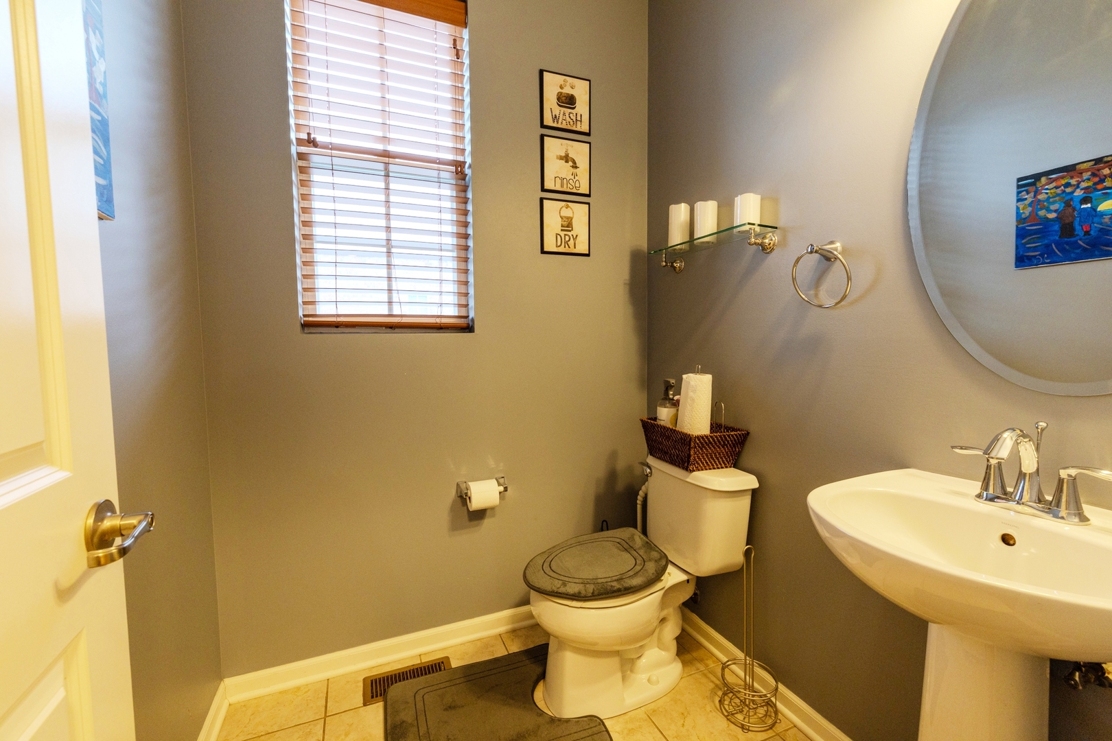 125 N Spruce Avenue, Wood Dale, IL 60191