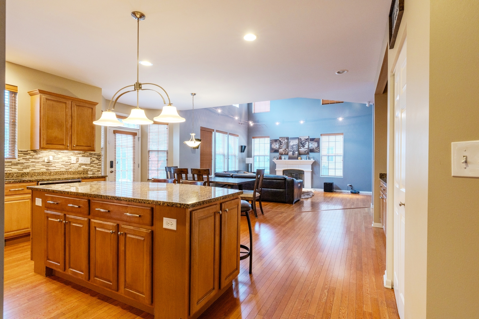 125 N Spruce Avenue, Wood Dale, IL 60191