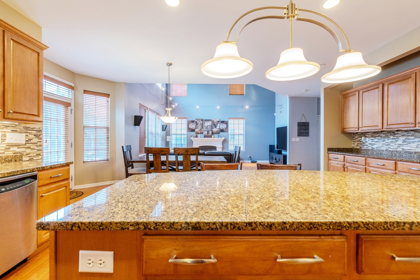 125 N Spruce Avenue, Wood Dale, IL 60191