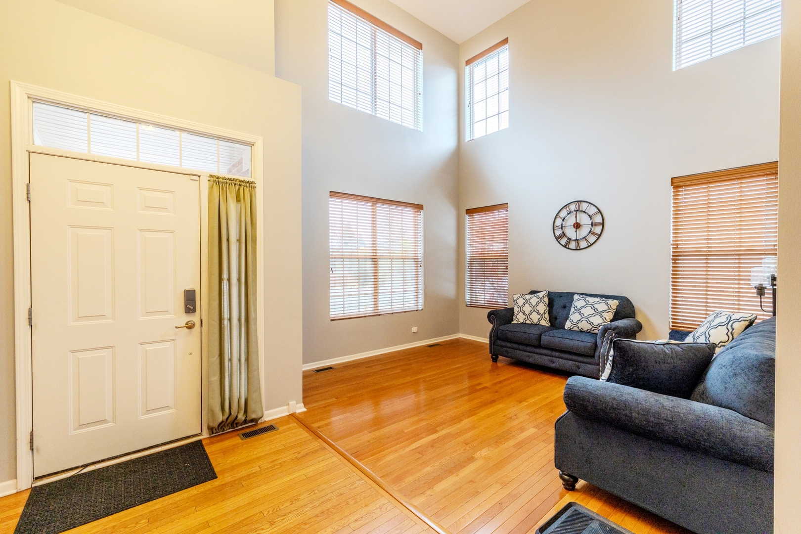 125 N Spruce Avenue, Wood Dale, IL 60191