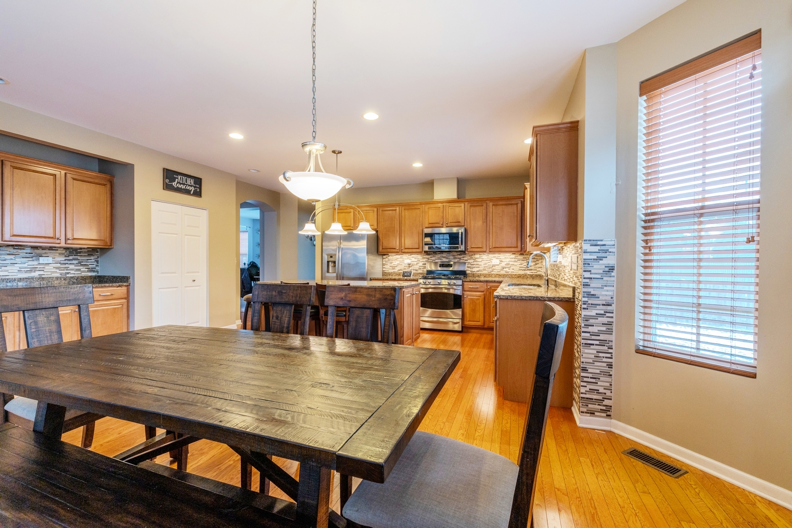 125 N Spruce Avenue, Wood Dale, IL 60191