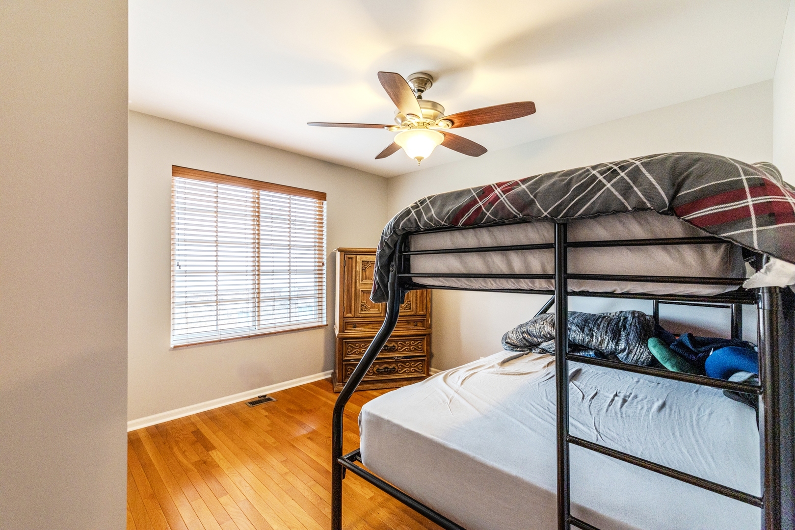 125 N Spruce Avenue, Wood Dale, IL 60191