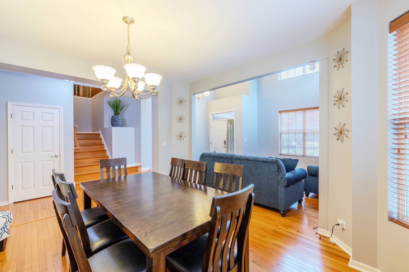 125 N Spruce Avenue, Wood Dale, IL 60191