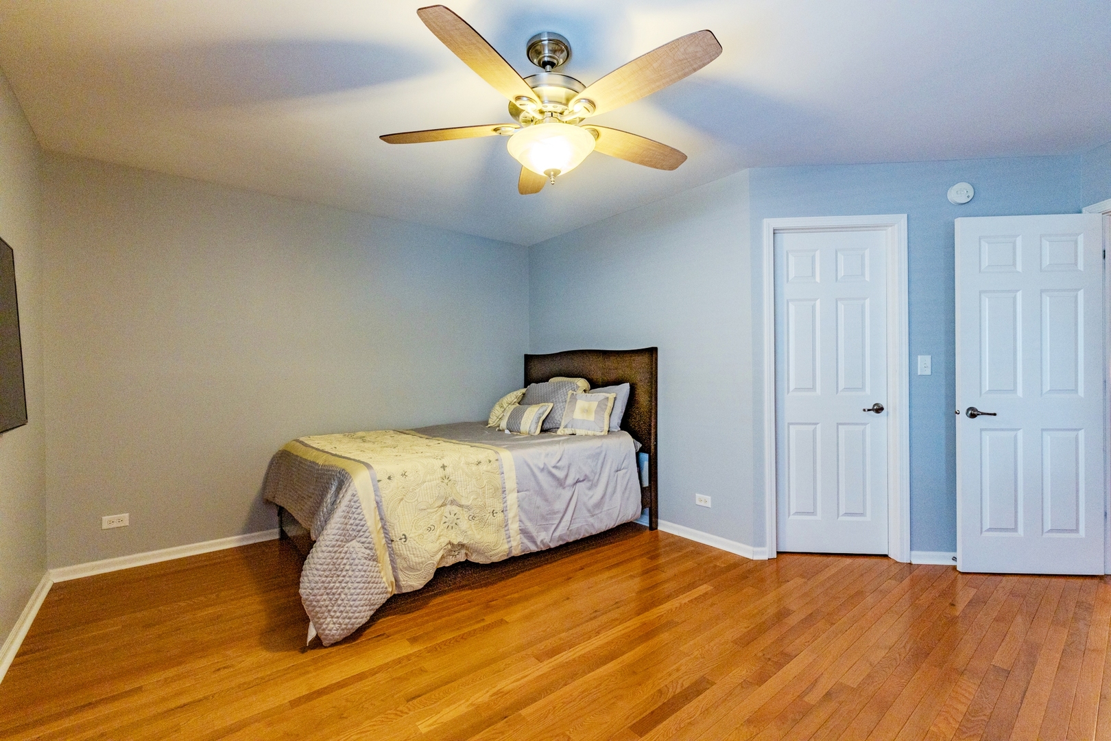 125 N Spruce Avenue, Wood Dale, IL 60191