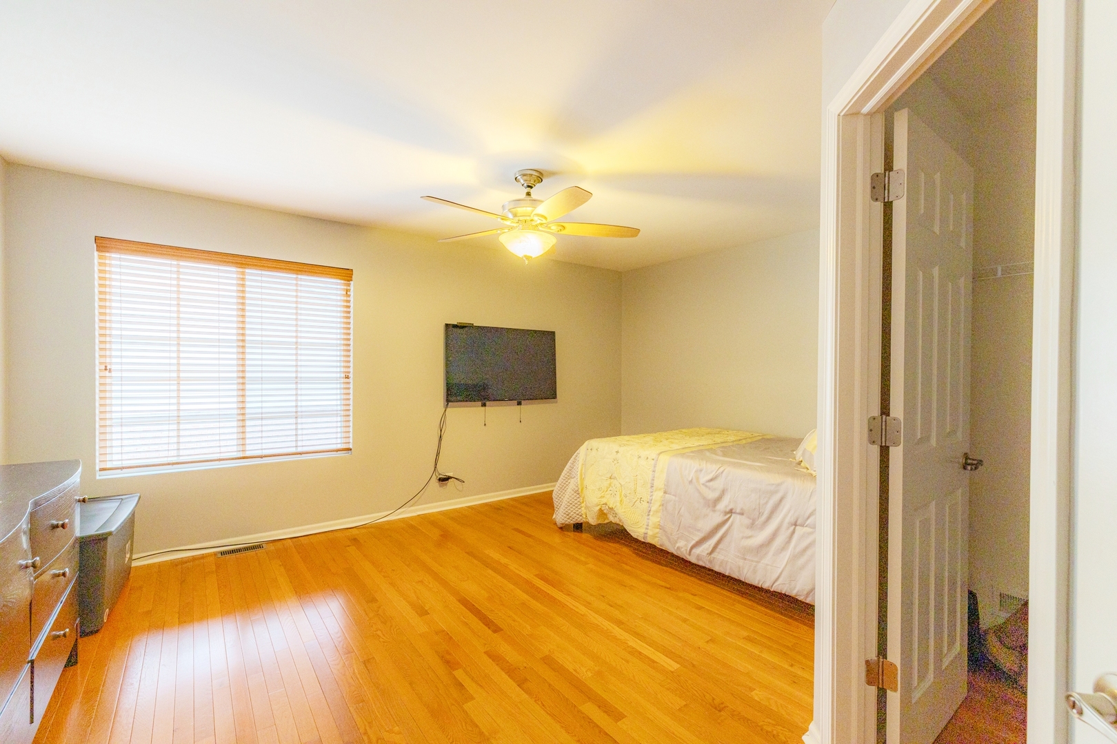 125 N Spruce Avenue, Wood Dale, IL 60191