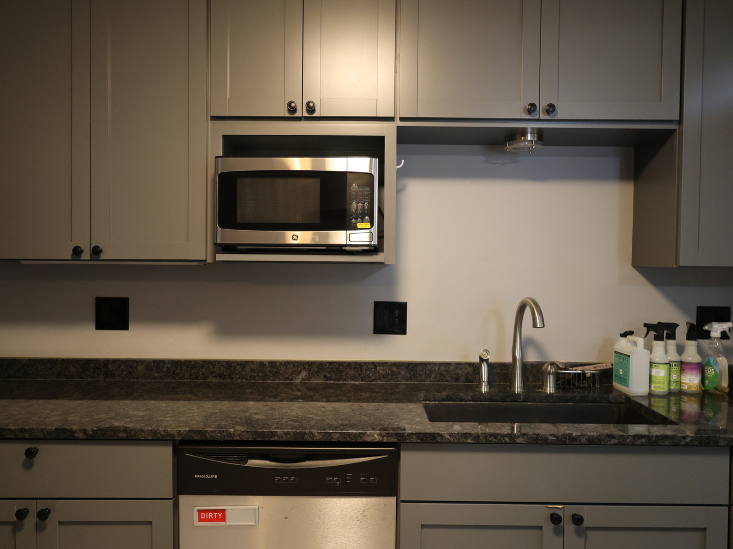 9433 Lincolnwood Drive, Evanston, IL 60203