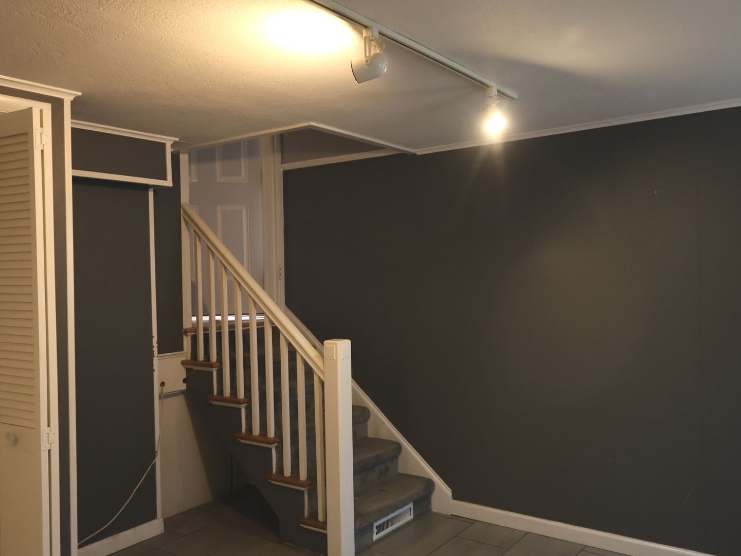 9433 Lincolnwood Drive, Evanston, IL 60203