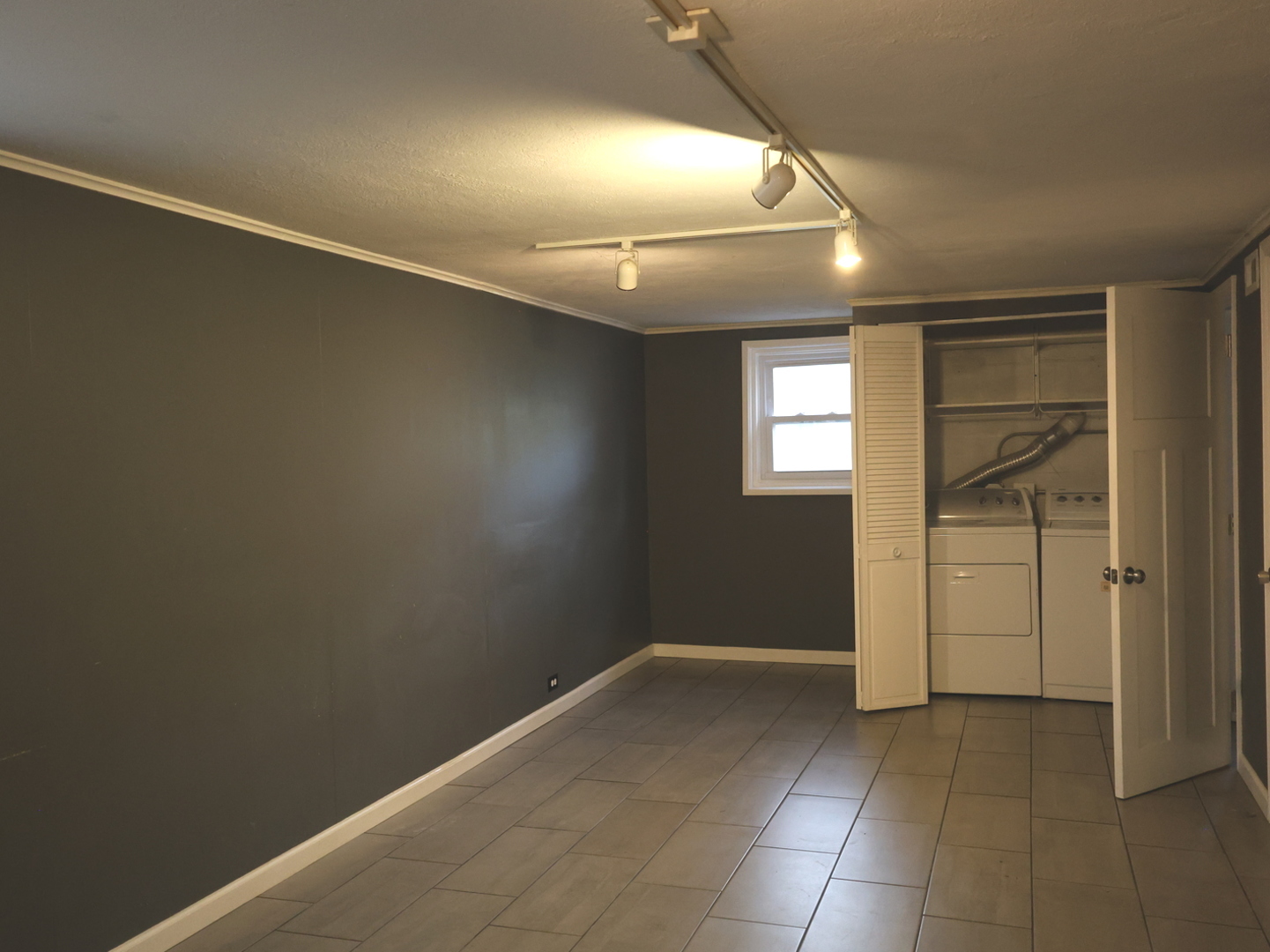 9433 Lincolnwood Drive, Evanston, IL 60203