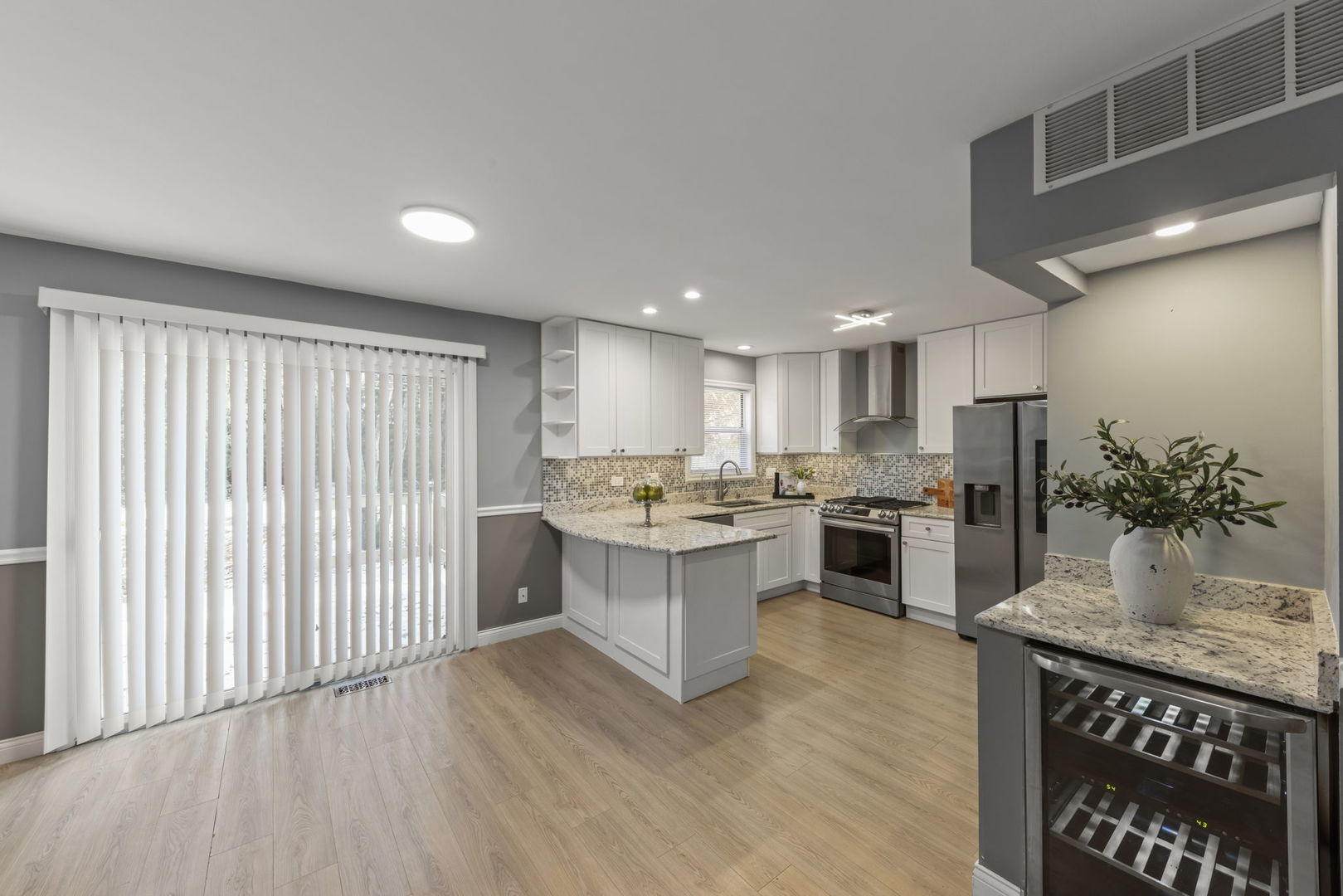 903 Old Oak Circle, Algonquin, IL 60102