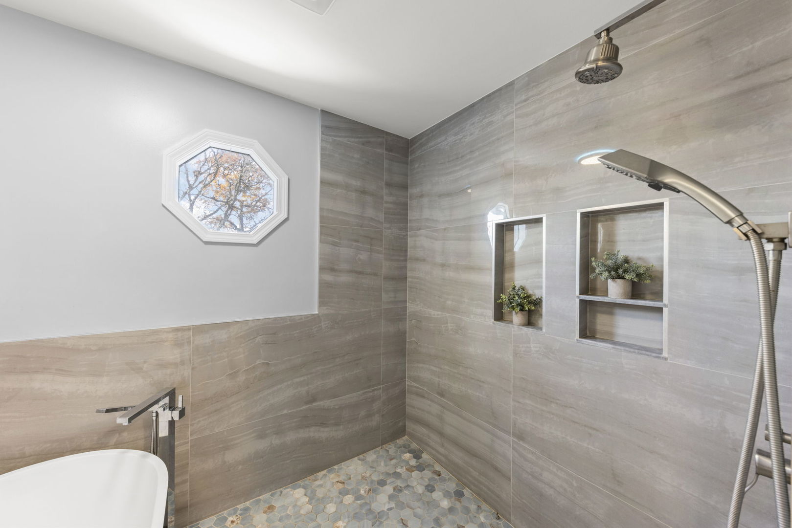 903 Old Oak Circle, Algonquin, IL 60102