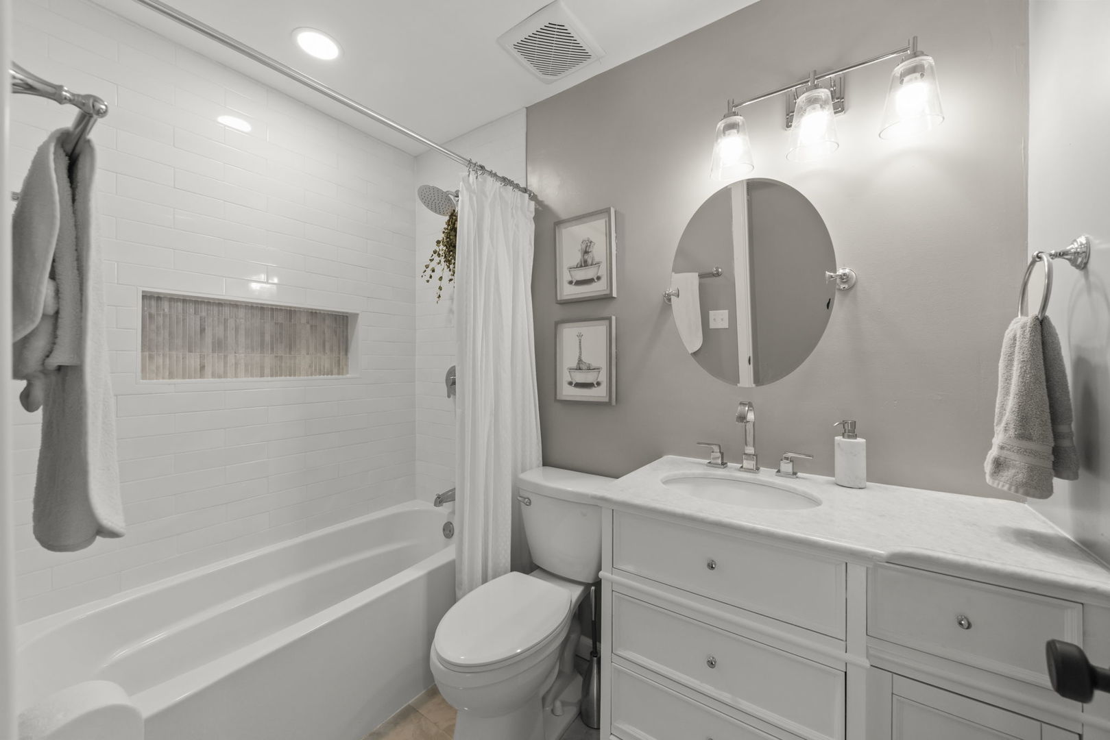 30W260 Holyoke Court, Warrenville, IL 60555