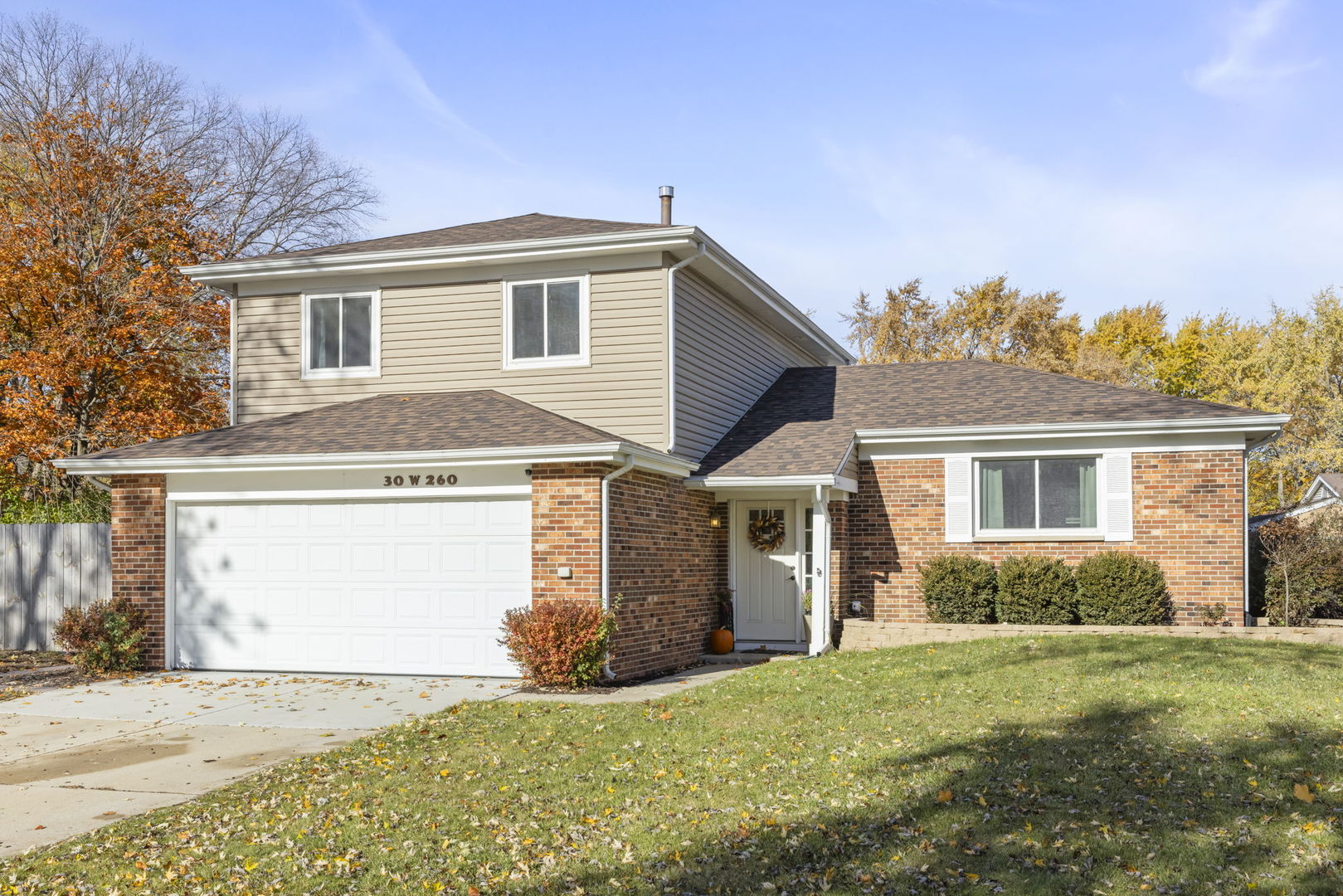 30W260 Holyoke Court, Warrenville, IL 60555