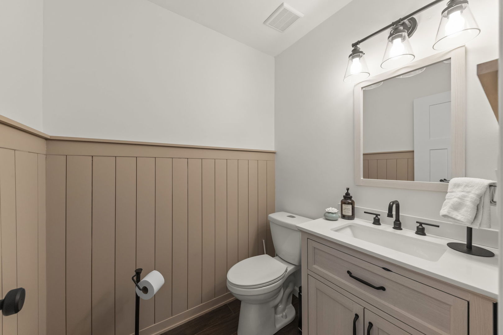 30W260 Holyoke Court, Warrenville, IL 60555