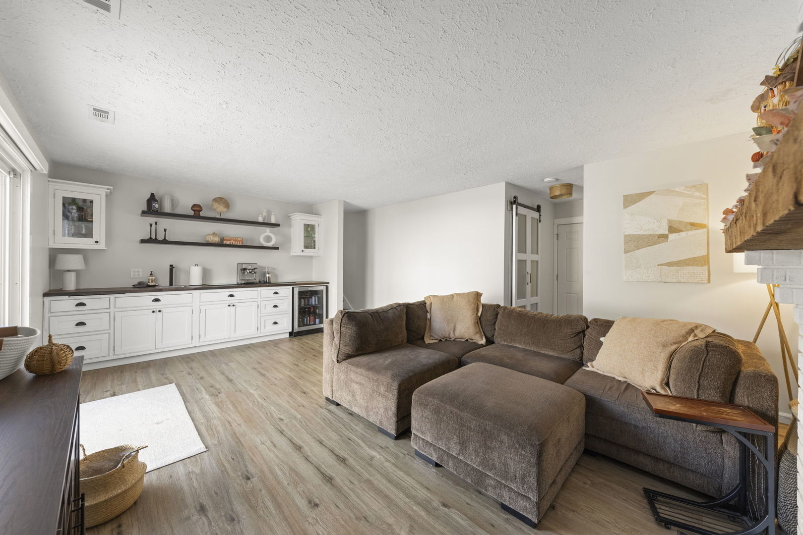 30W260 Holyoke Court, Warrenville, IL 60555