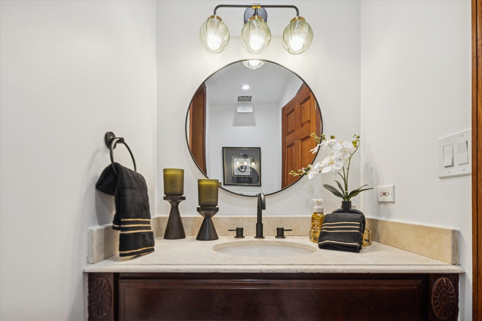 1745 W Cornelia Avenue, Chicago, IL 60657