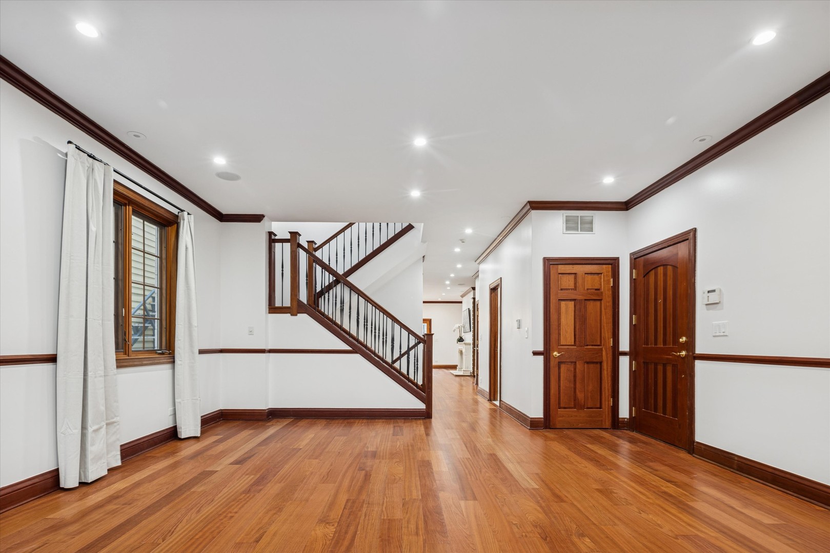 1745 W Cornelia Avenue, Chicago, IL 60657