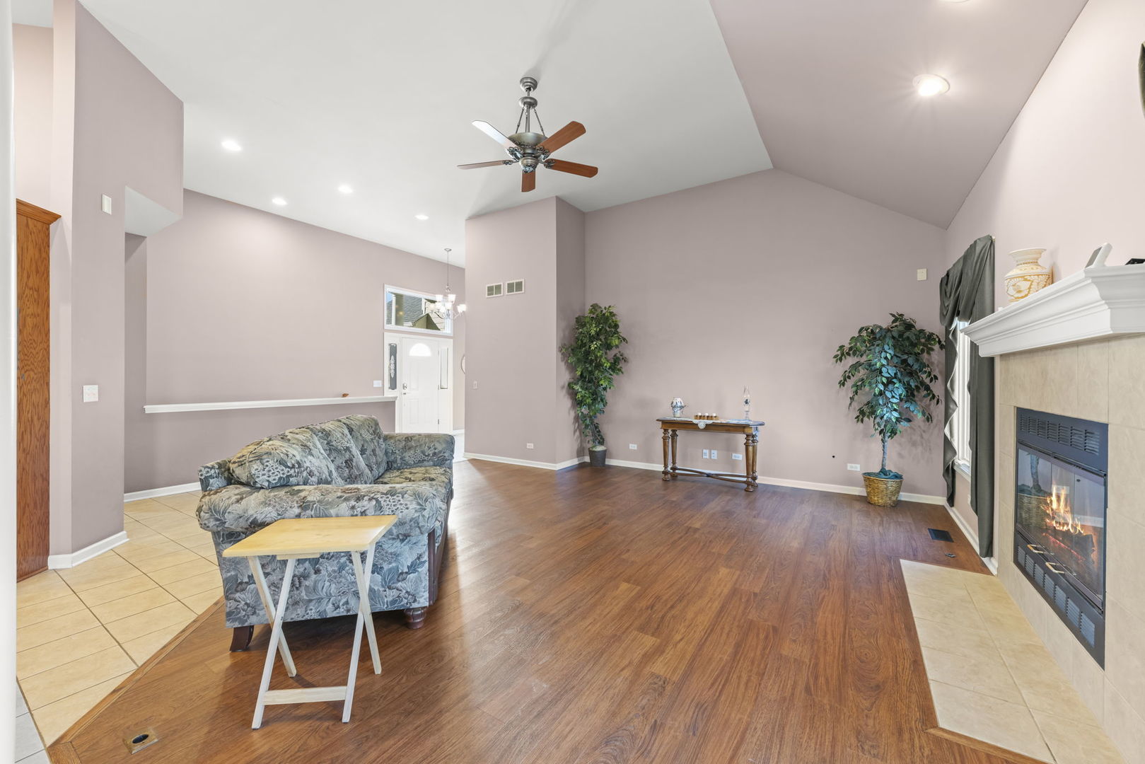 674 Friar Drive, Aurora, IL 60505