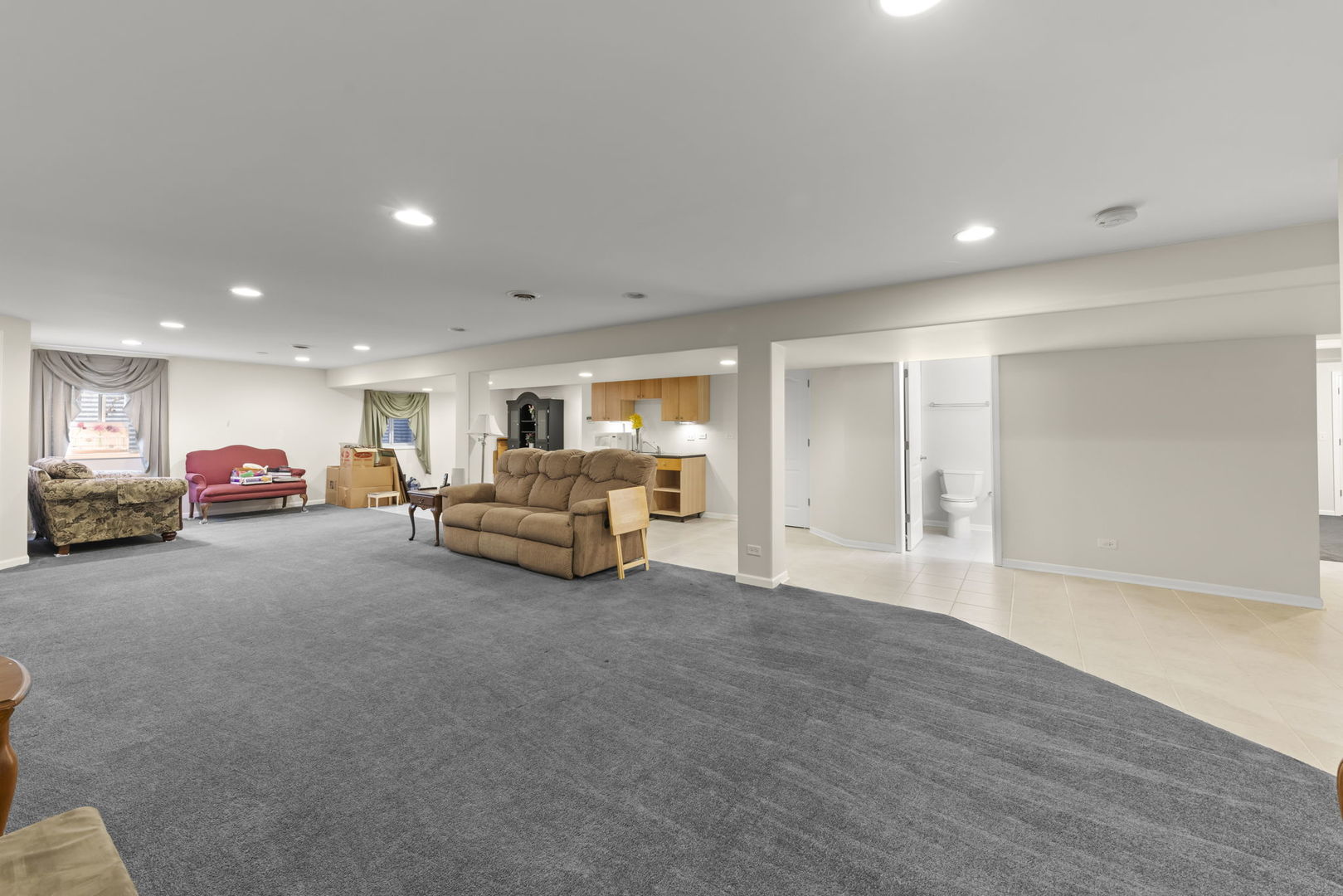 674 Friar Drive, Aurora, IL 60505