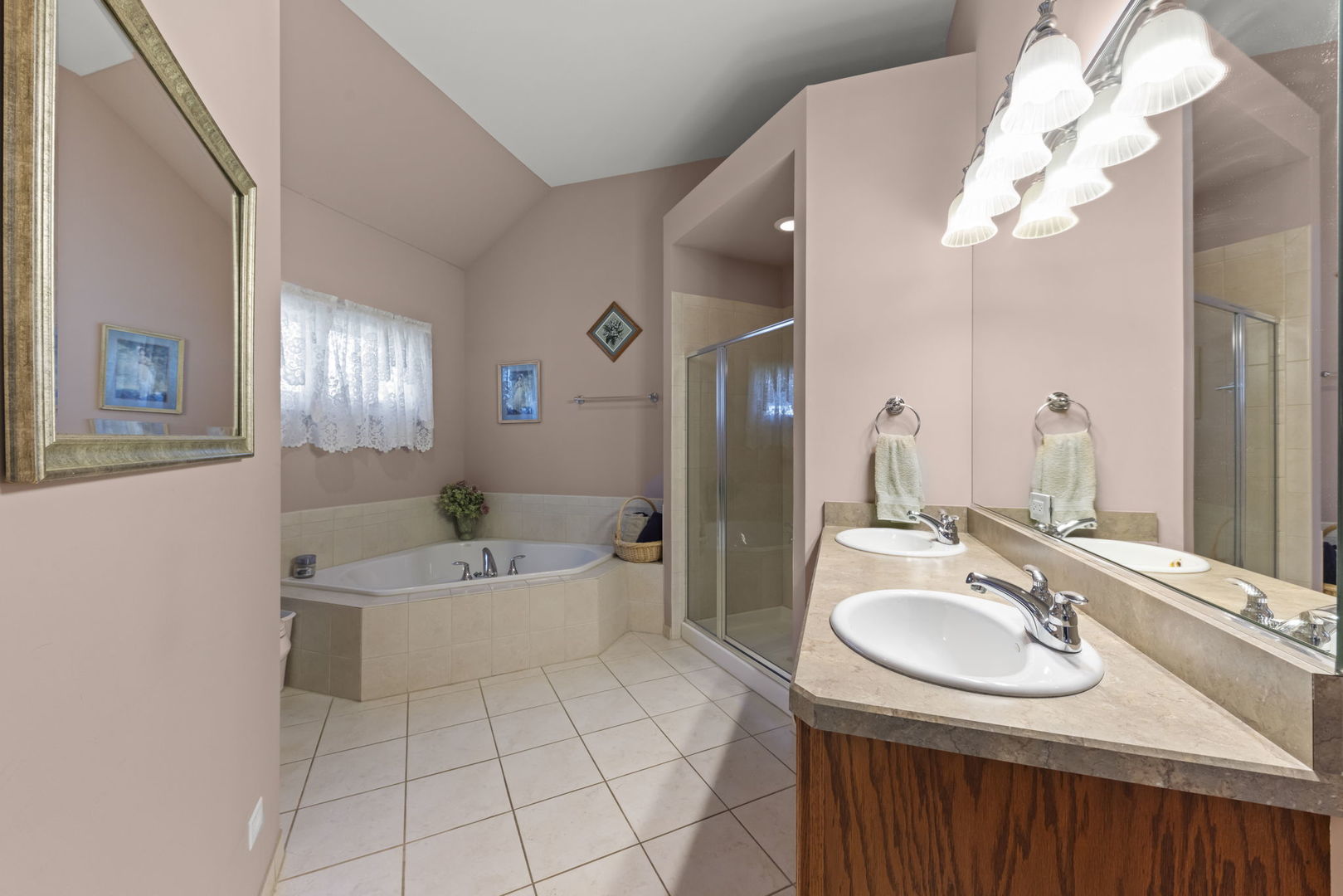 674 Friar Drive, Aurora, IL 60505